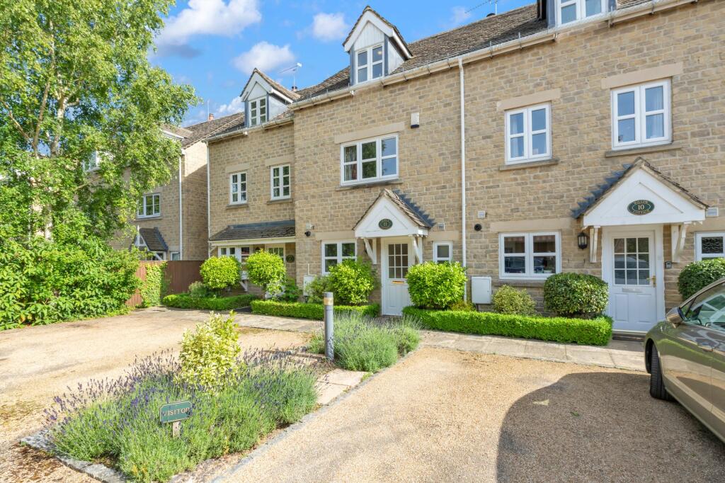 Main image of property: Oakfield Place, Witney, OX28