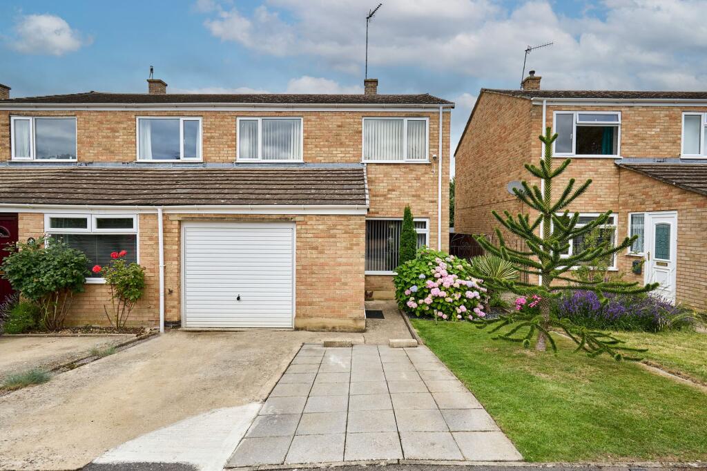 Main image of property: Marlborough Place, Charlbury, OX7