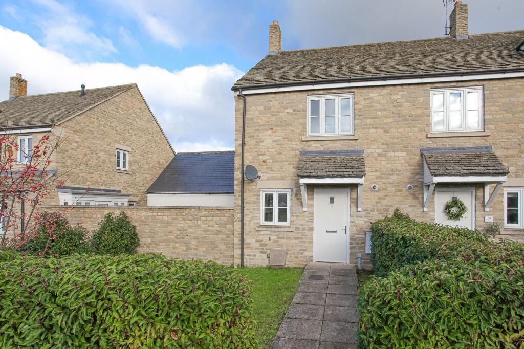Main image of property: Oxford Hill, Witney, OX28