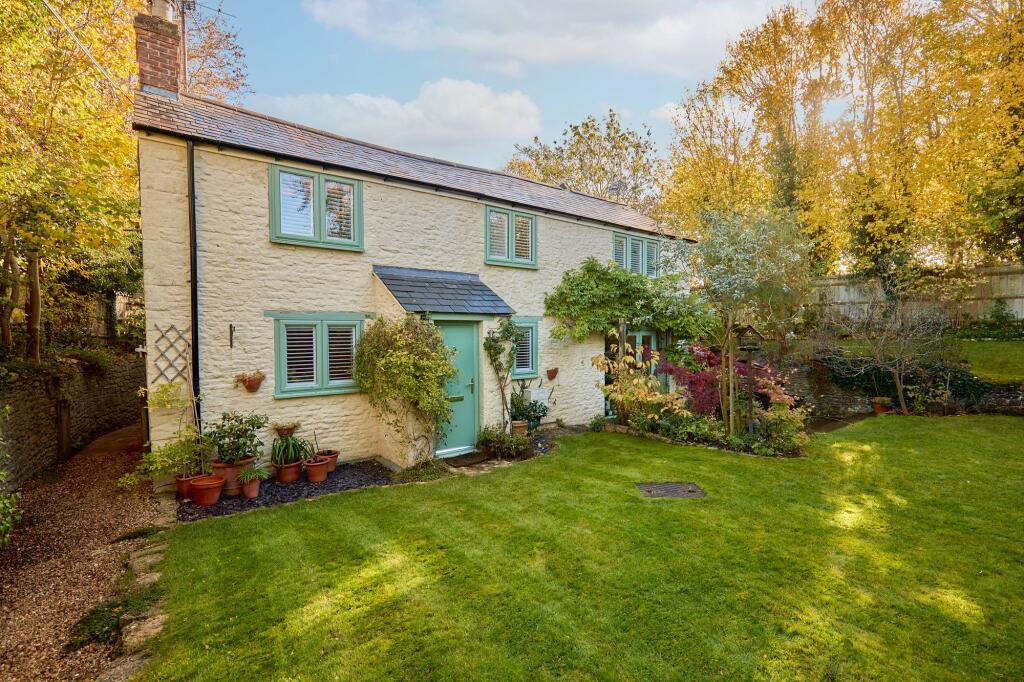 Main image of property: Burra Cottage, Witney Road, Long Hanborough OX29