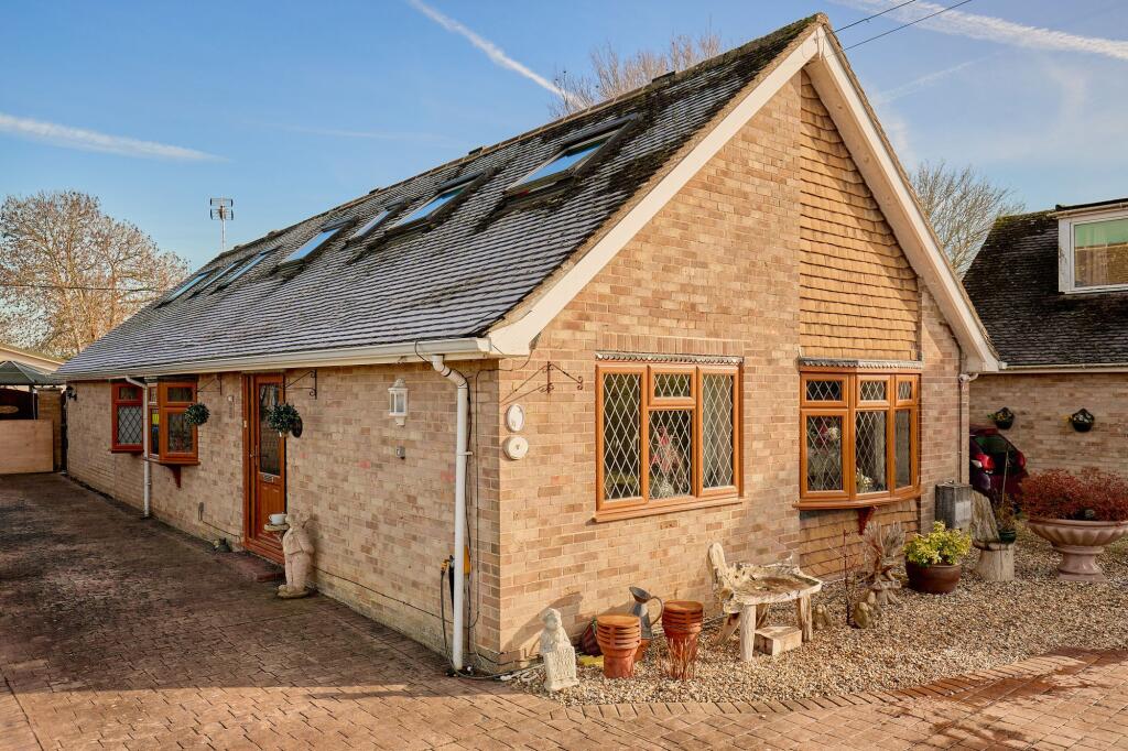 Main image of property: Beanhill Road, Ducklington, OX29