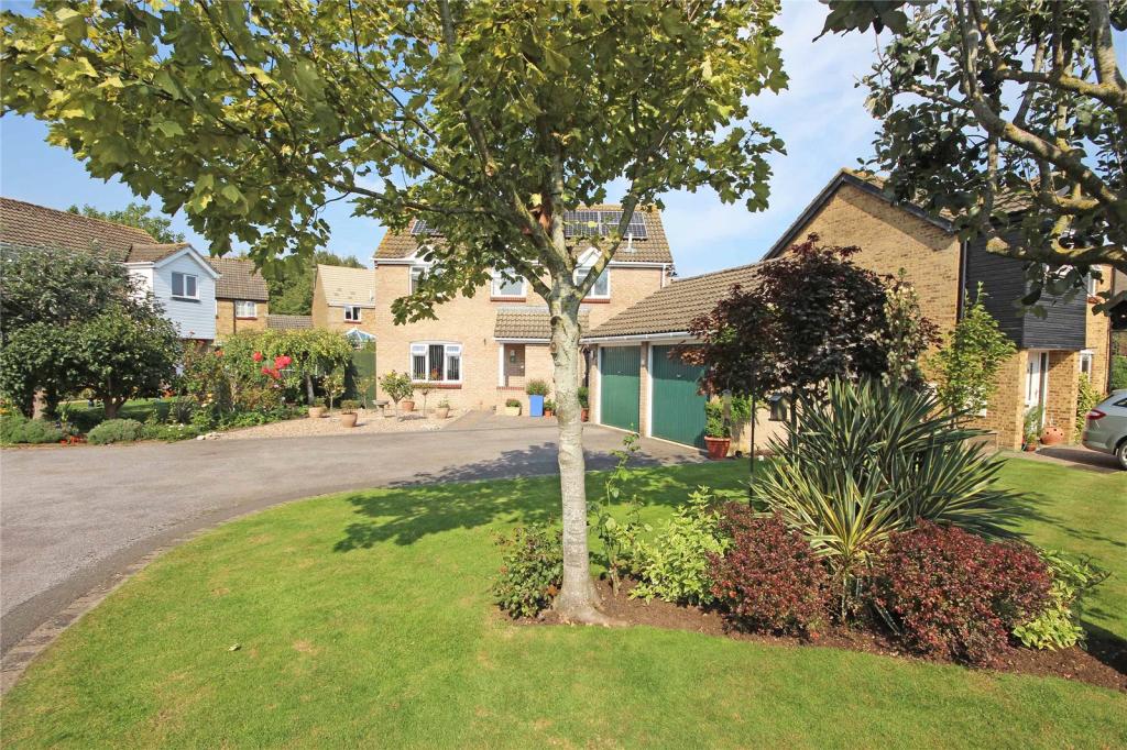 4 bedroom detached house for sale in Burwell Meadow, Witney, Oxon, OX28
