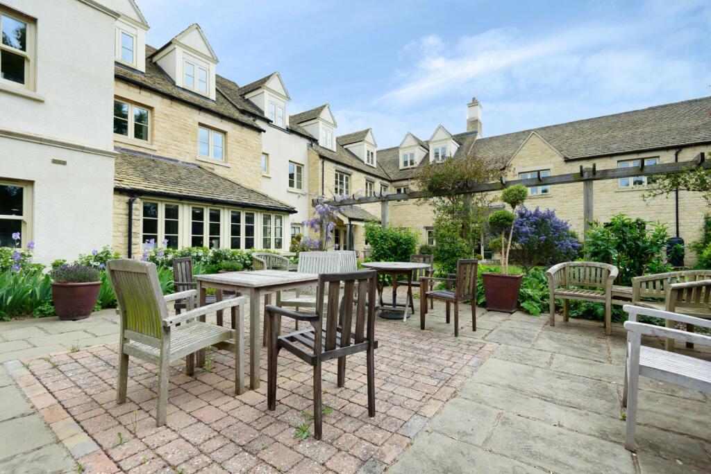 1 bedroom apartment for sale in Mercer Way, Tetbury, Gloucestershire, GL8