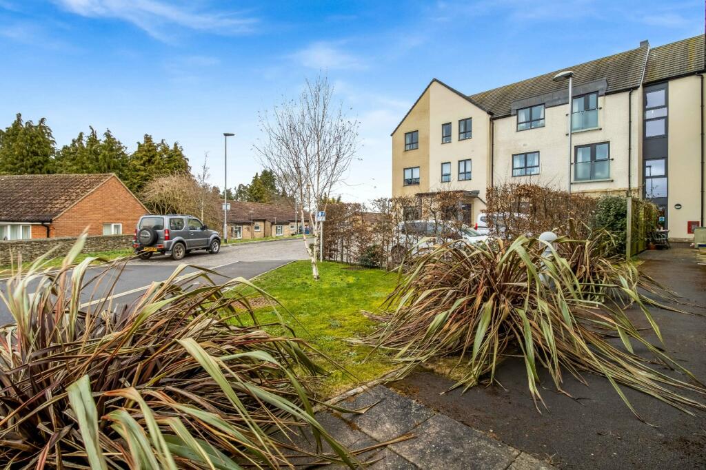 2 bedroom apartment for sale in Hodge Lane, Malmesbury, Wiltshire, SN16