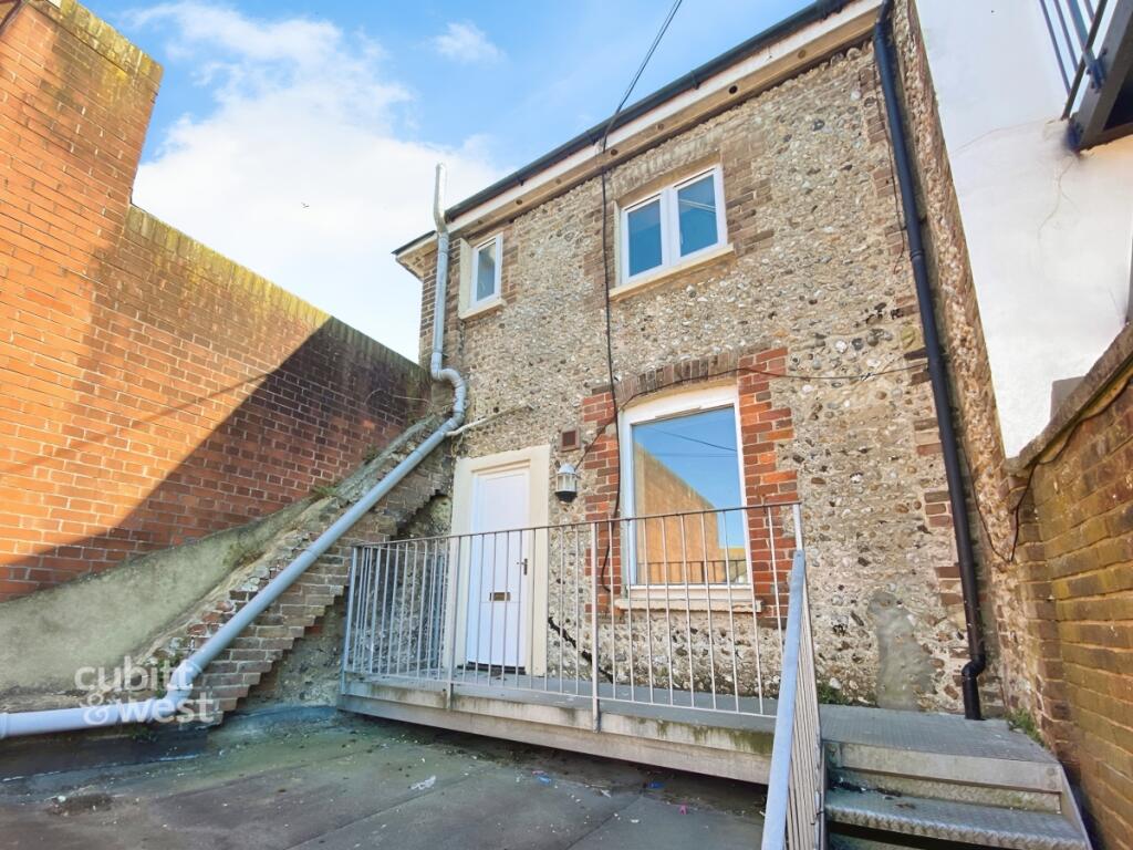 Main image of property: High Street Littlehampton BN17