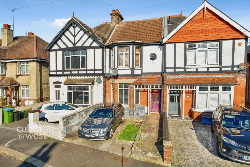 Main image of property: Gordon Avenue Bognor Regis PO22