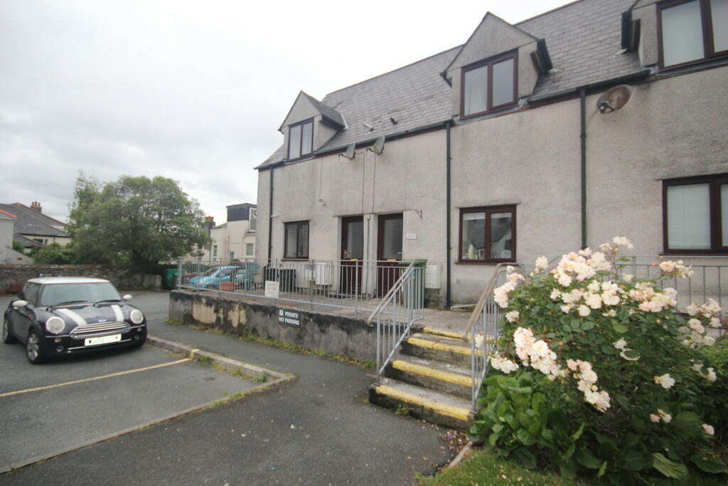 2 bedroom terraced house for rent in Shaftesbury Court, North Hill, Plymouth, PL4