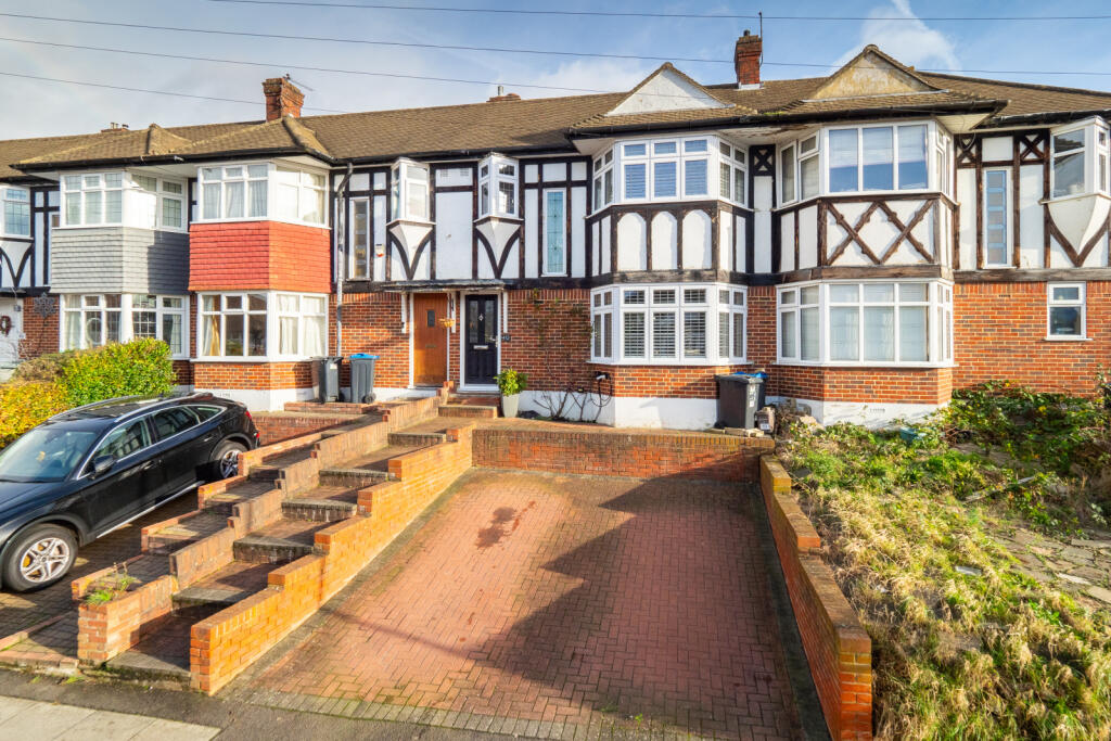 3 bedroom terraced house for sale in Lynmouth Avenue, Morden, SM4