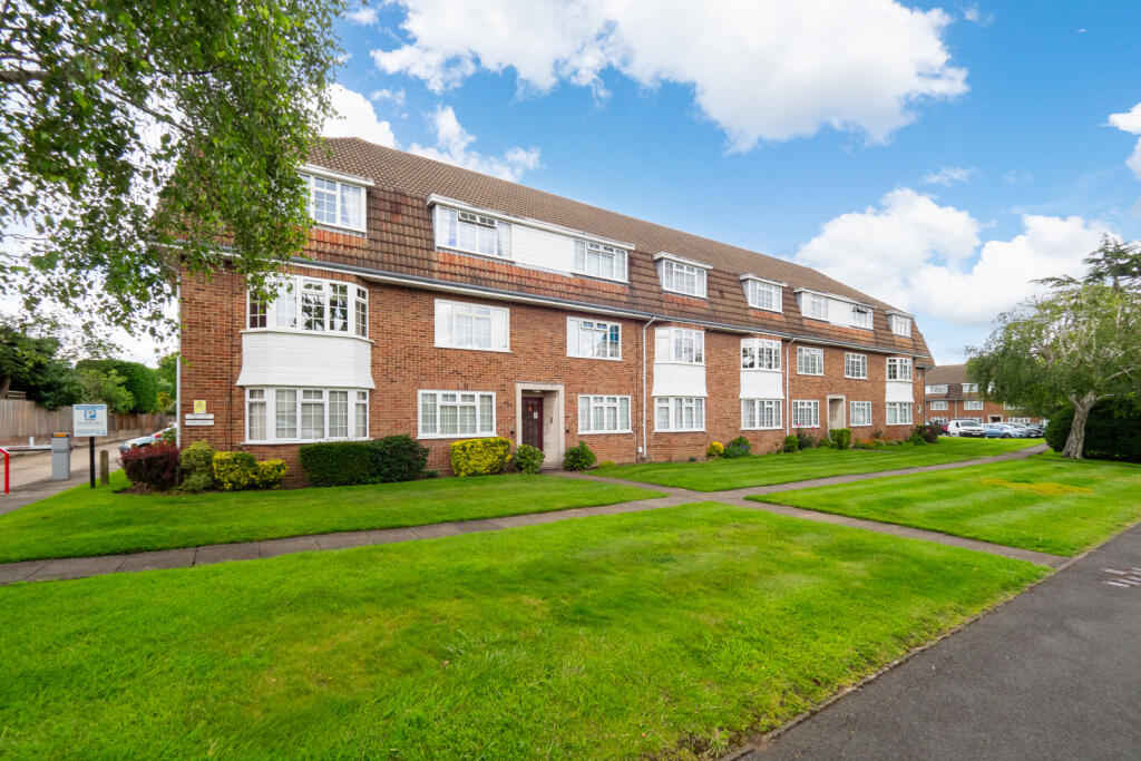 2 bedroom apartment for sale in Hemingford Road, Cheam, Sutton, SM3
