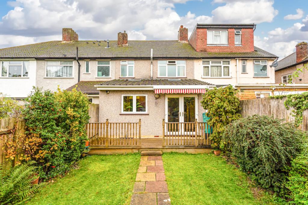 3 bedroom terraced house for sale in Queen Mary Avenue, Morden, SM4