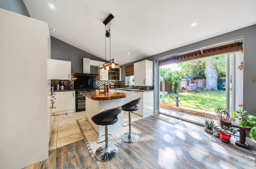 Main image of property: Middlesex Road, Mitcham, CR4