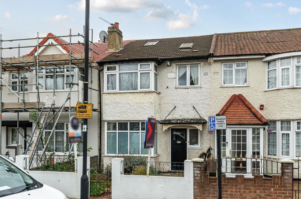 Main image of property: Broadview Road, London, SW16