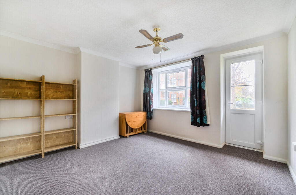 Main image of property: London Road, Mitcham, CR4