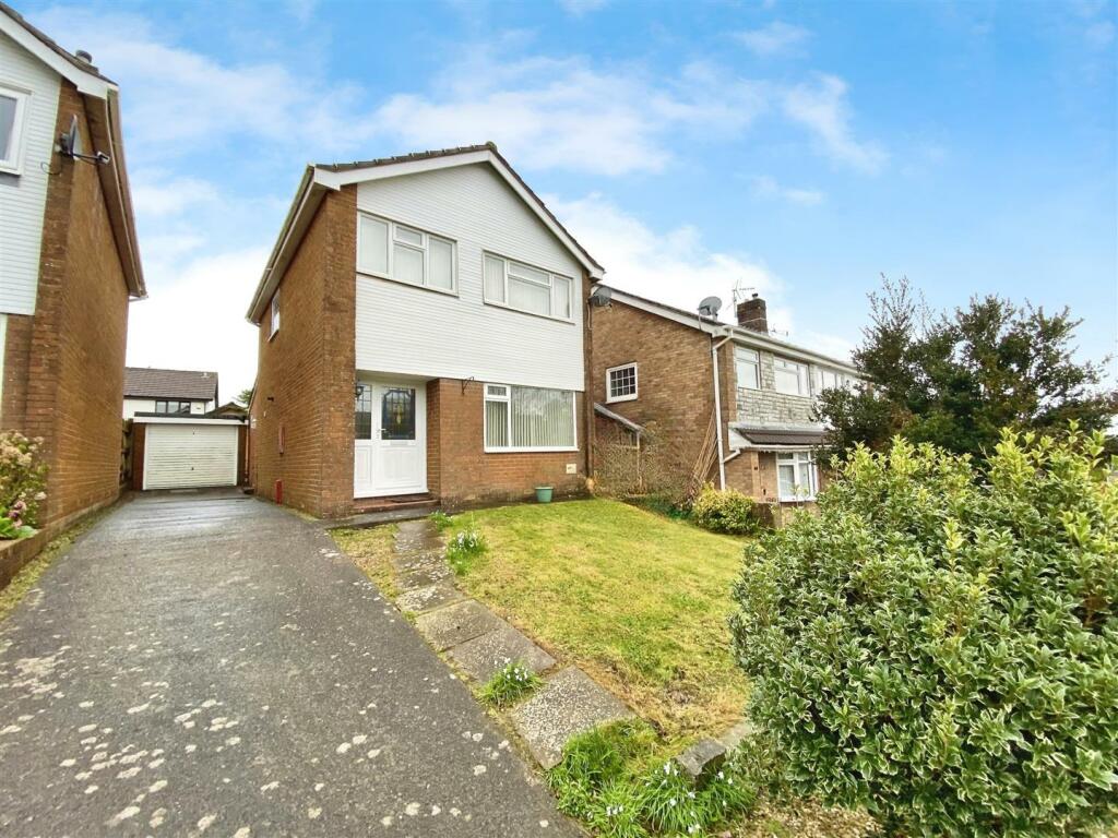 3 bedroom detached house for sale in St. Kingsmark Avenue, Chepstow, NP16