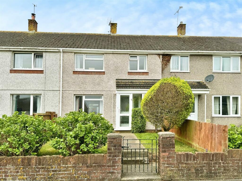 3 bedroom terraced house for sale in Western Avenue, Bulwark, Chepstow ...