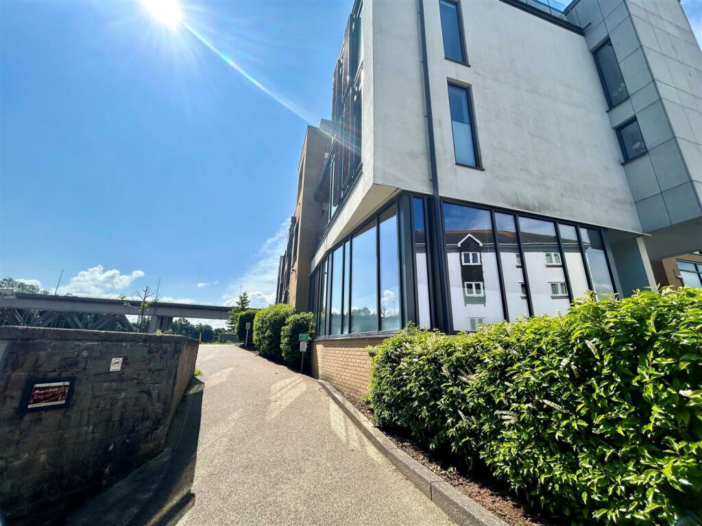 Commercial property for rent in Severn Quay, Chepstow, NP16