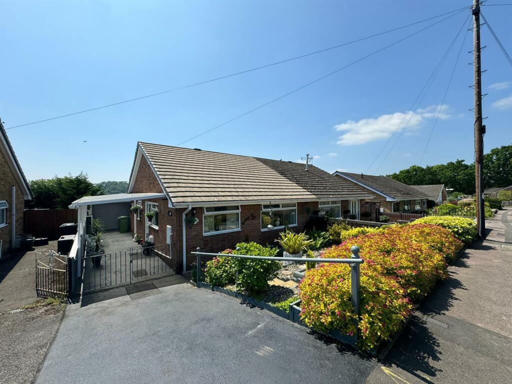 2 bedroom semidetached bungalow for sale in Wyebank Road, Tutshill, Chepstow, NP16