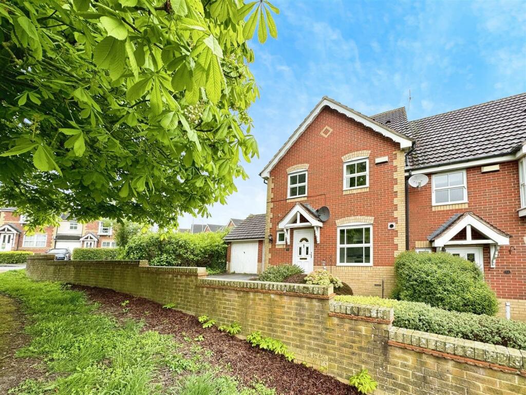 3 bedroom semidetached house for sale in Tempest Drive, Chepstow, NP16