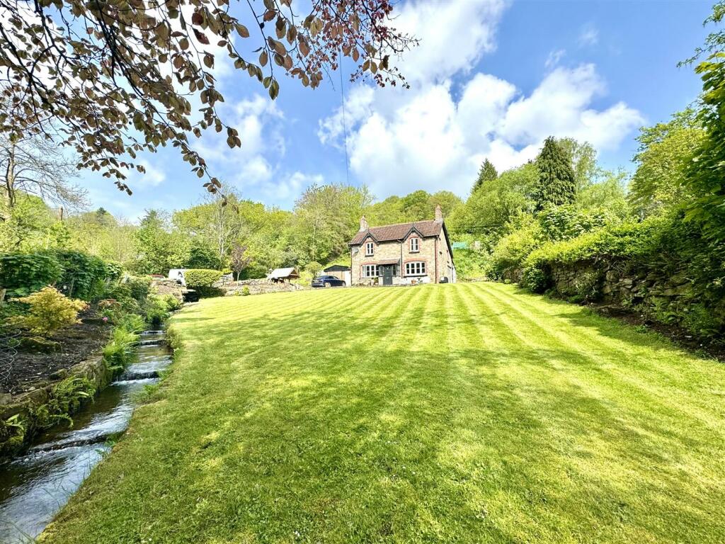 3 bedroom detached house for sale in Tintern, Chepstow, NP16