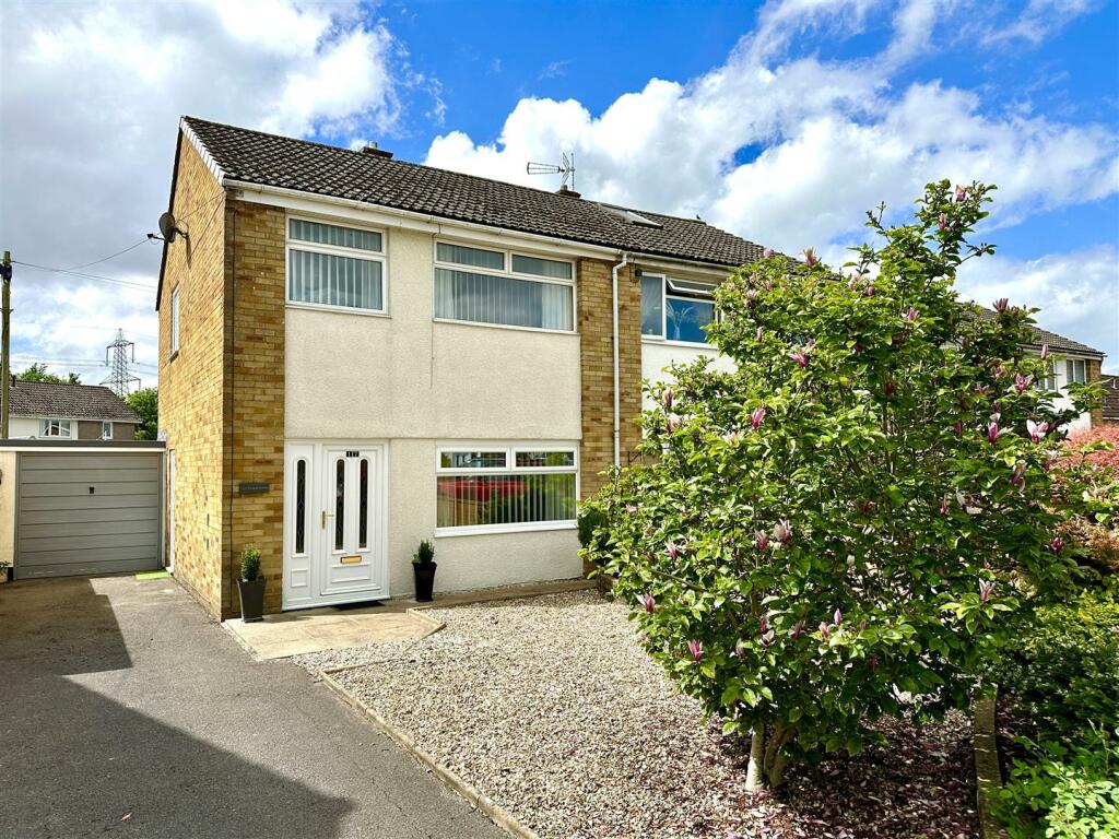 3 bedroom semidetached house for sale in Stafford Road, Caldicot, NP26