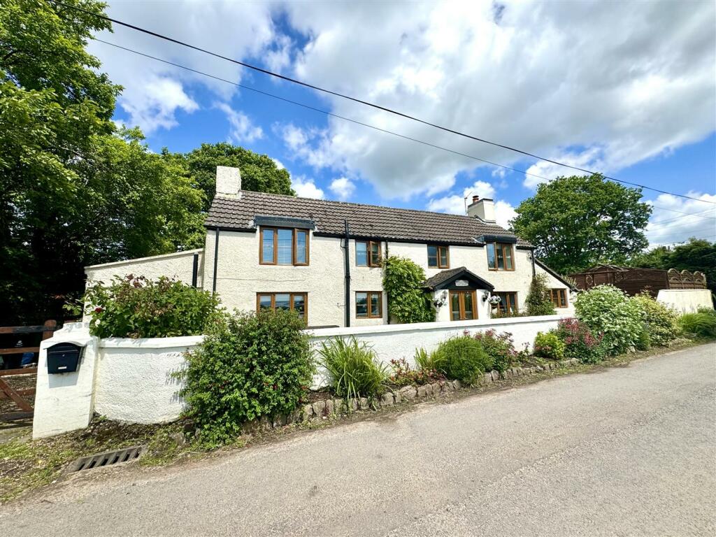 4 bedroom detached house for sale in High Woolaston, Woolaston, GL15