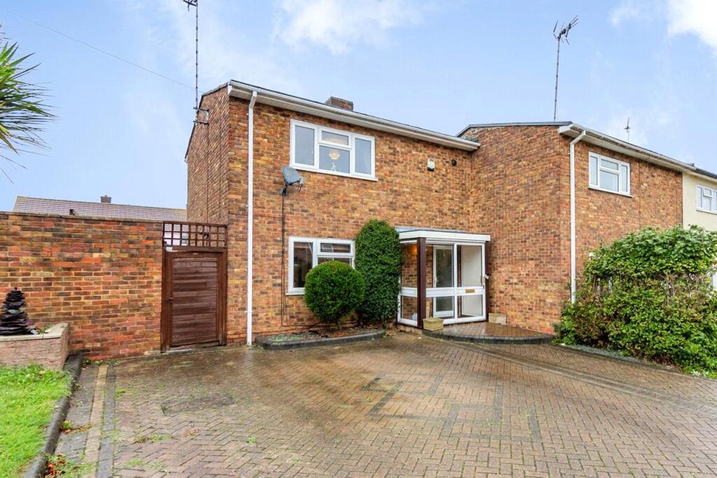 Main image of property: Pattiswick Square, Basildon, Essex, SS14
