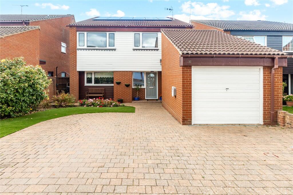 Main image of property: Roseberry Avenue, Langdon Hills, Basildon, Essex, SS16