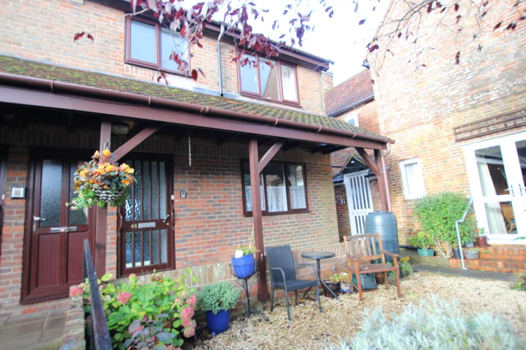1 bedroom retirement property for sale in Old Clanfield, PO8