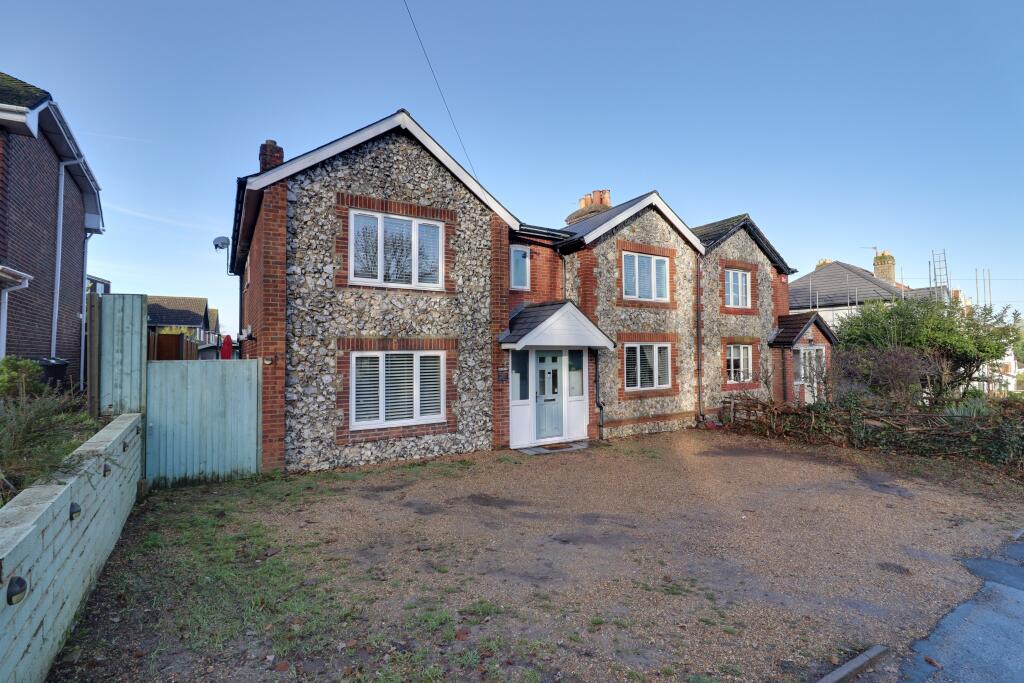 5 bedroom semidetached house for sale in Stakes Hill Road