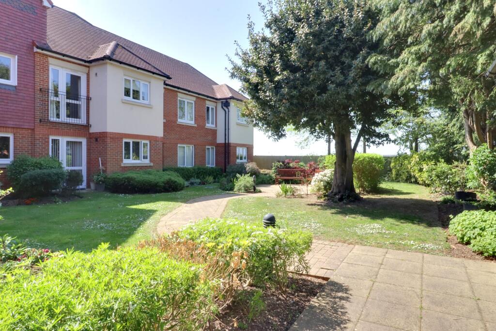 Main image of property: APSLEY LODGE, LONDON ROAD, WATERLOOVILLE