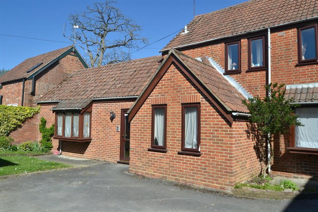Additional property image - Ringwood, Hampshire