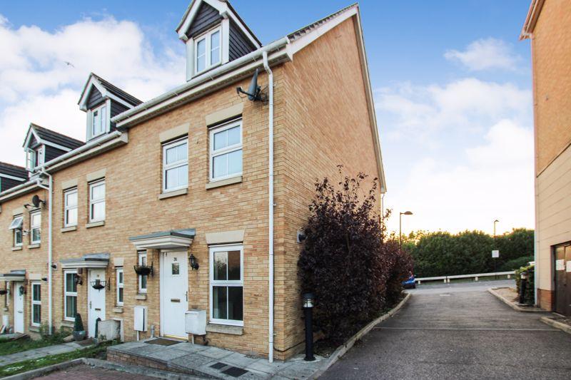 3 bedroom terraced house for rent in Ambleside, Purfleet, RM19