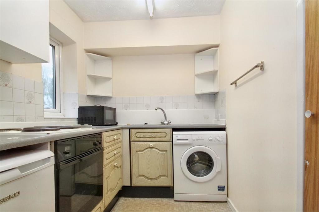 Studio flat for sale in UXBRIDGE, Middlesex, UB10
