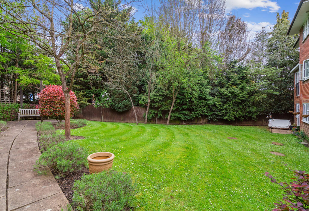 2 bedroom apartment for sale in Gloucester Court, Moorfield Road Denham