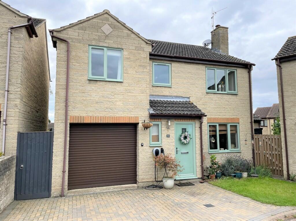 4 bedroom detached house for sale in Brookfield, Highworth, SN6