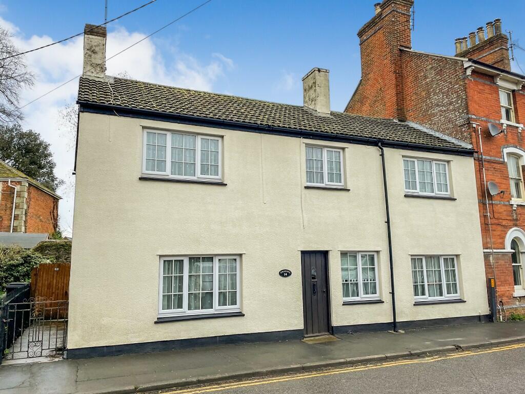 4 bedroom cottage for sale in Cricklade Road, Highworth, SN6