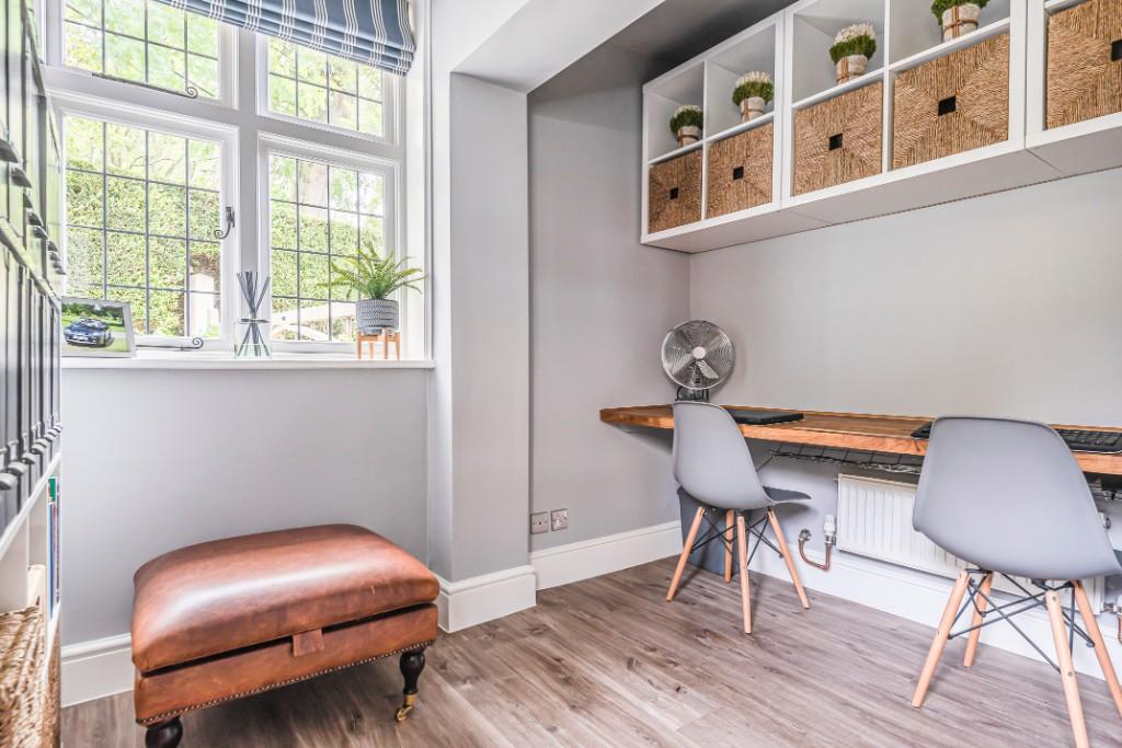 3 bedroom village house for sale in The Avenue, Stanton Fitzwarren, SN6