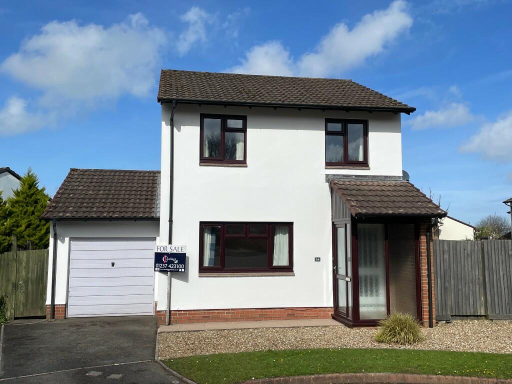 3 bedroom detached house for sale in Oaklands, Bideford, Devon, EX39