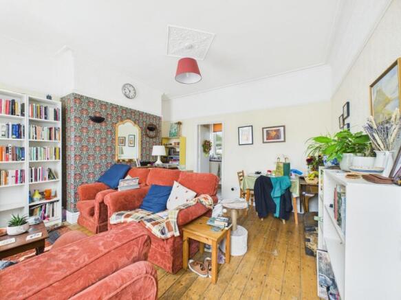 CAM01268G0-PR0352-STILL001.jpg