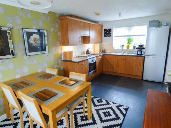 KITCHEN DINING ROOM
