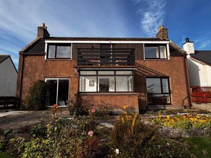 Nia-Roo, 79 Saltburn, Invergordon, Ross-Shire, IV18 0JZ