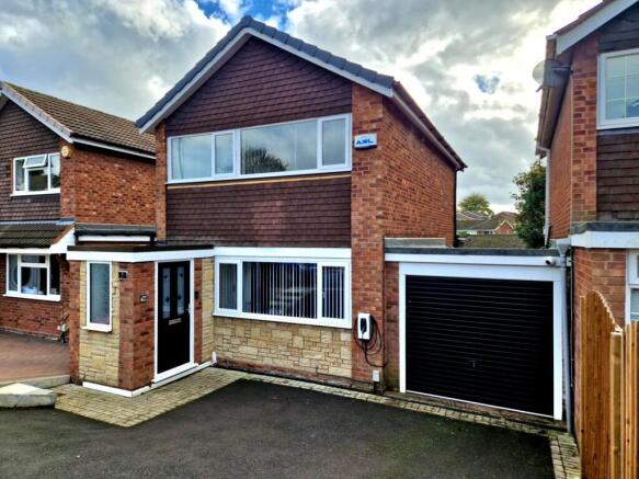 Roseway, Rugeley- 3 Bedroom Detached house for Sa
