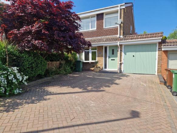 3 Bedroom semi detached house to let - Kelvedon W