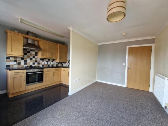 Eaton Drive - 2 Bedroom Top Floor Apartment to le