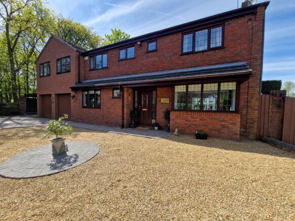 21 West Butts Road - 4 Bedroom detached house
