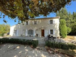 Photo of Provencal Mas with Very Large Garden and Pool, Chateaurenard