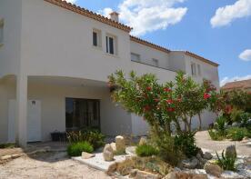 Photo of Building for Various Rental Possibilities, Arles, Bouches-du-Rhone, PACA