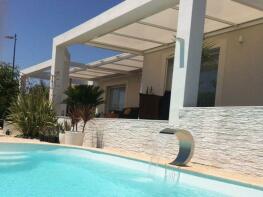 Photo of Furnished Detached House with Pool, Aimargues