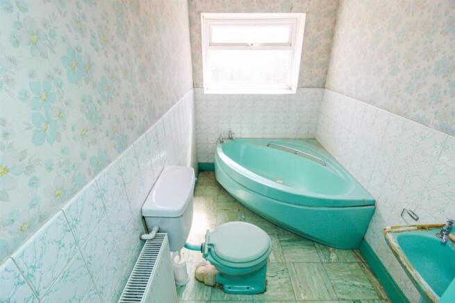 BATHROOM/W.C.