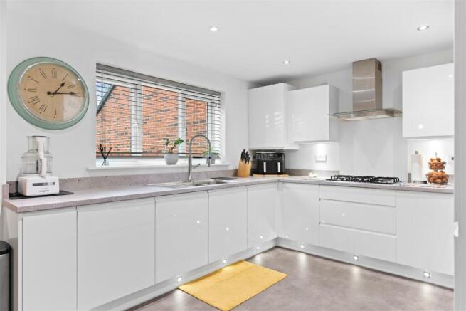 2 Edale Drive-23.jpg